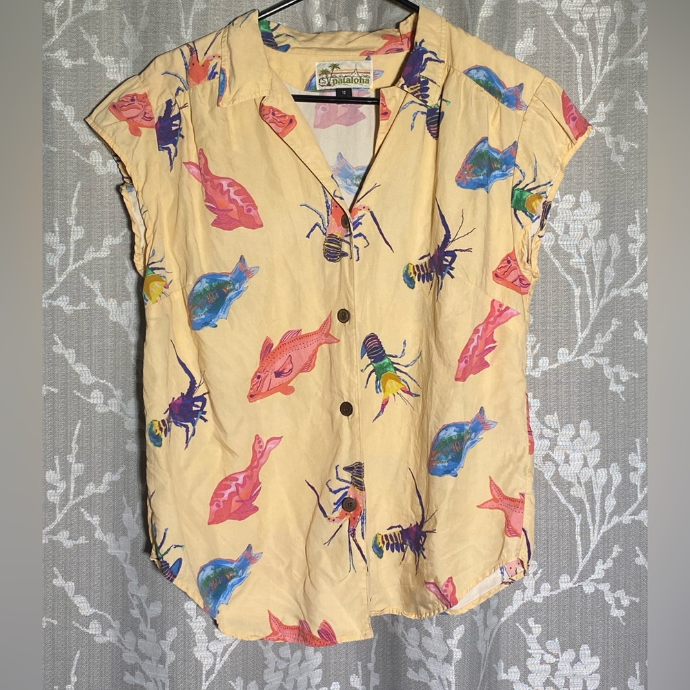 SOLD Patagonia Pataloha Button Shirt Womens 12 Yellow Fish Vintage Sleeveless - Picture 1 of 3